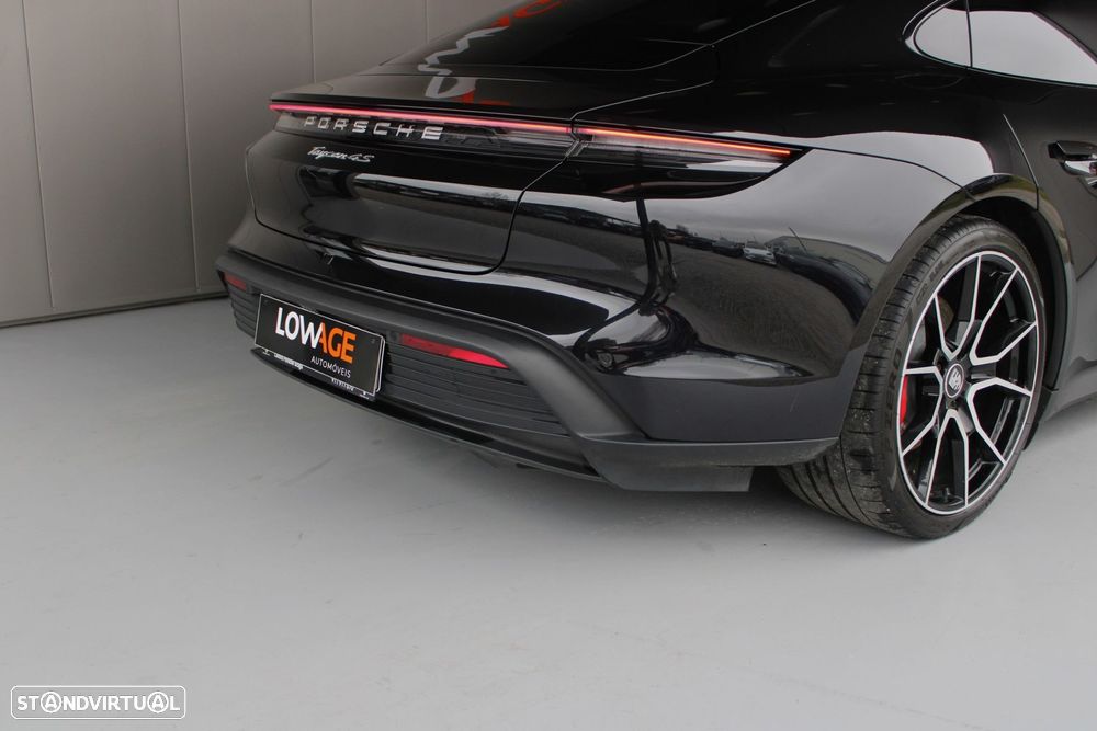 Porsche Taycan 4S - 39