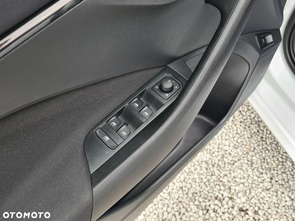 Skoda Kamiq 1.0 TSI DSG Style - 40