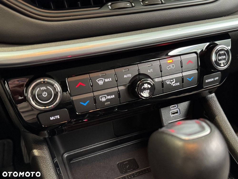 Jeep Compass - 26