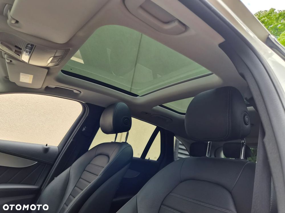 Mercedes-Benz GLC 250 4Matic 9G-TRONIC AMG Line - 22