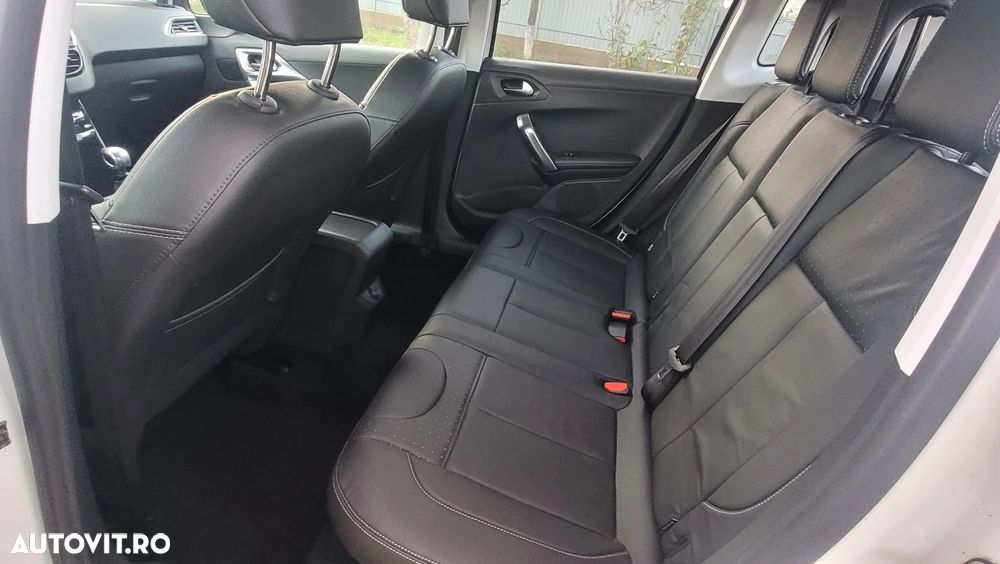 Peugeot 2008 BlueHDi FAP 120 STOP & START Allure - 31