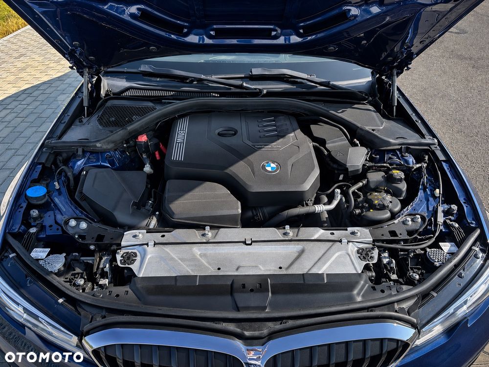 BMW Seria 3 330i xDrive - 17