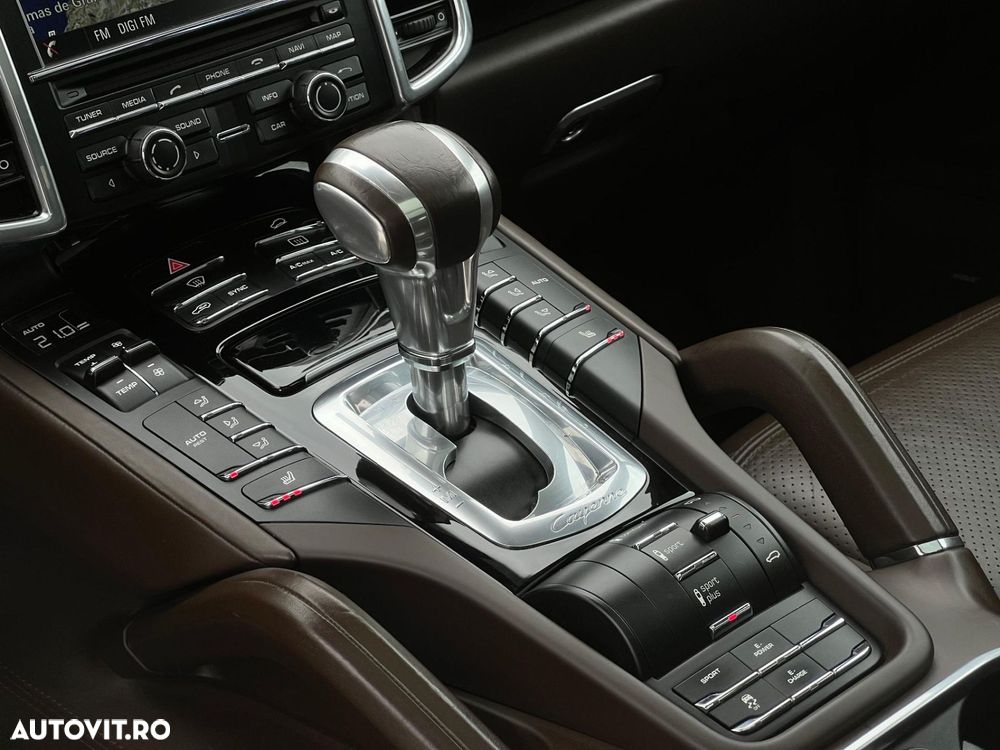 Porsche Cayenne - 19
