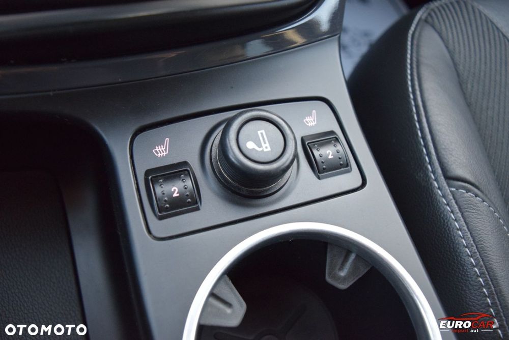 Ford Kuga 2.0 TDCi 2x4 Titanium - 24