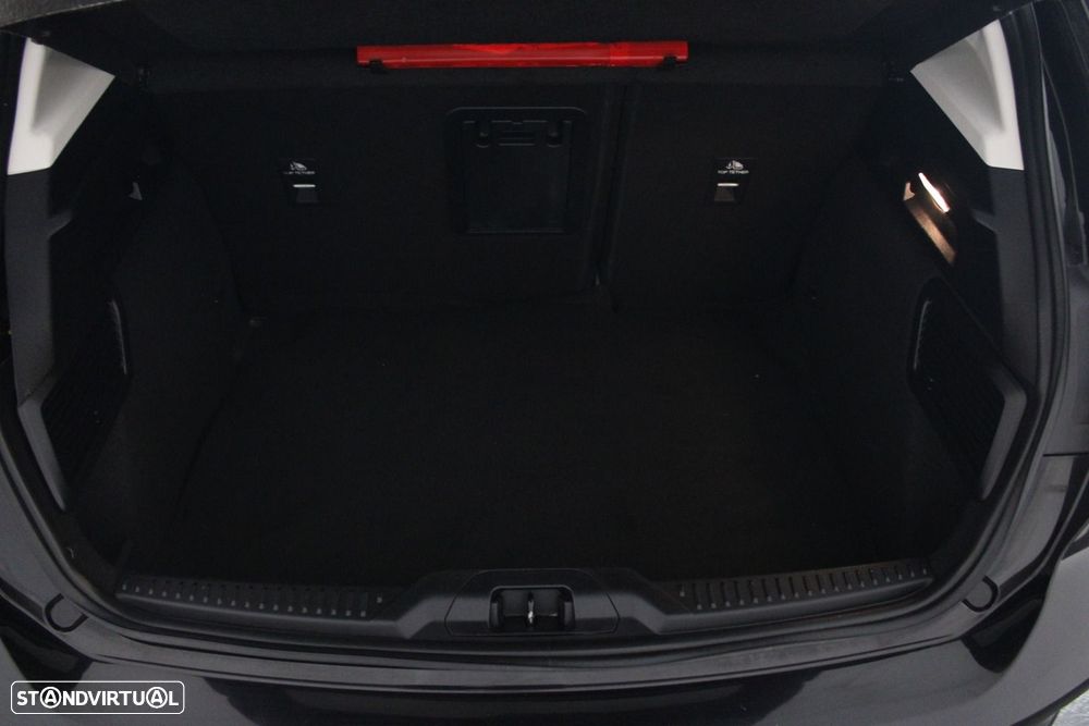 Ford Focus 1.0 EcoBoost MHEV Connected Design — fotografia 32