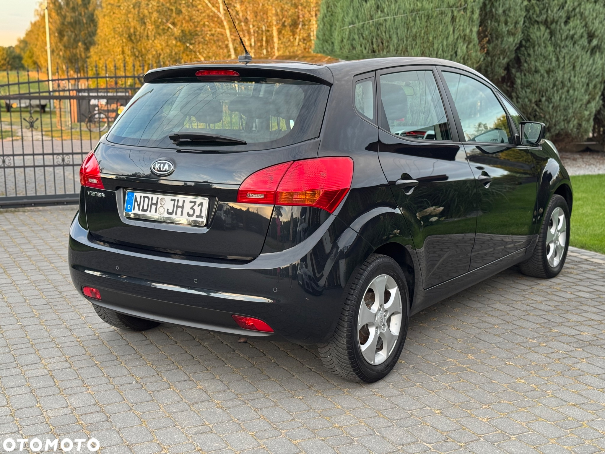 Kia Venga 1.6 CVVT Black Collection - 11