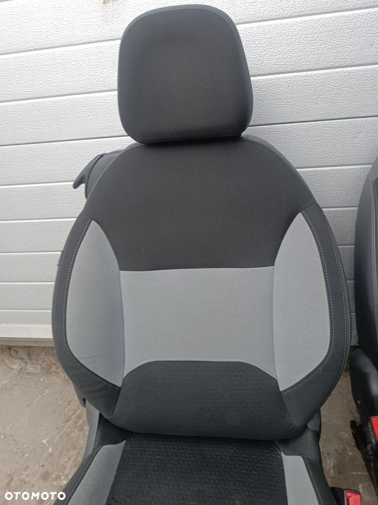 FOTELE PRZÓD TYŁ KANAPA  WNĘTRZE  CITROEN DS3 - 9
