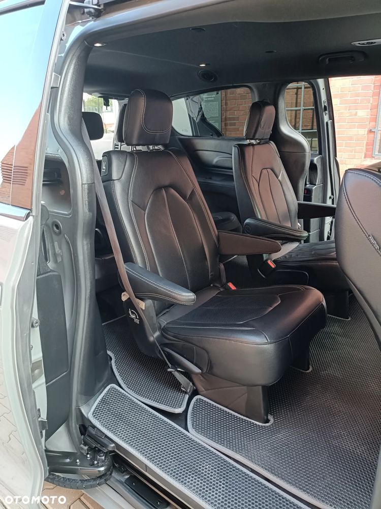 Chrysler Pacifica - 18