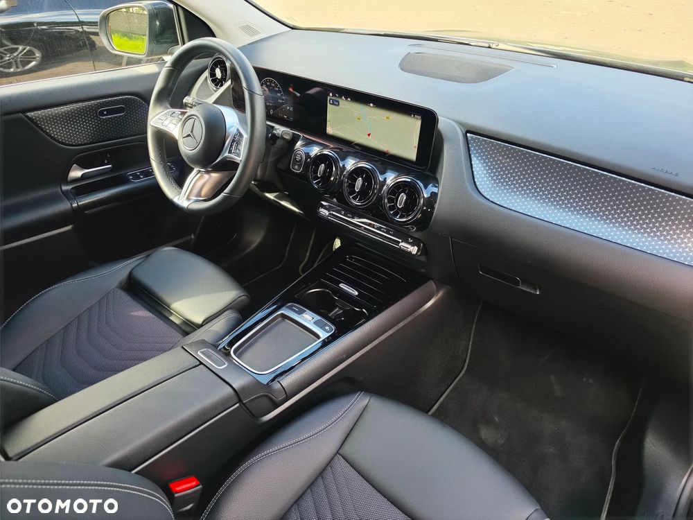 Mercedes-Benz GLA 200 7G-DCT Progressive - 21