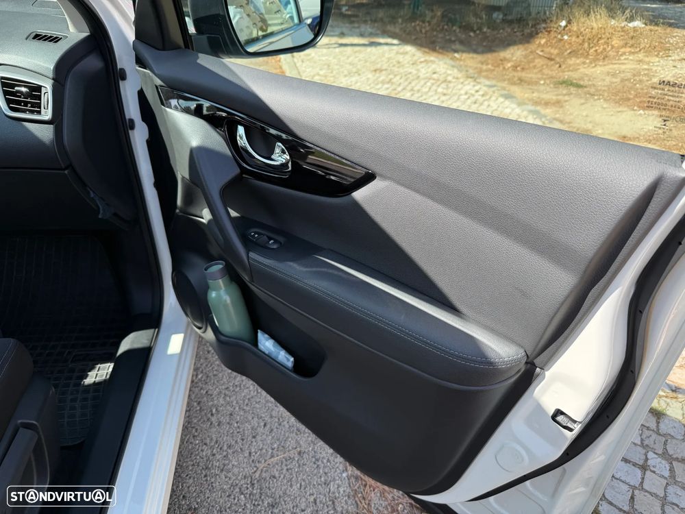 Nissan Qashqai 1.5 dCi N-Connecta J18 - 9