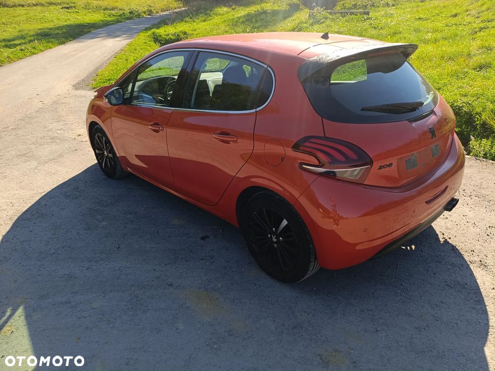 Peugeot 208 - 1