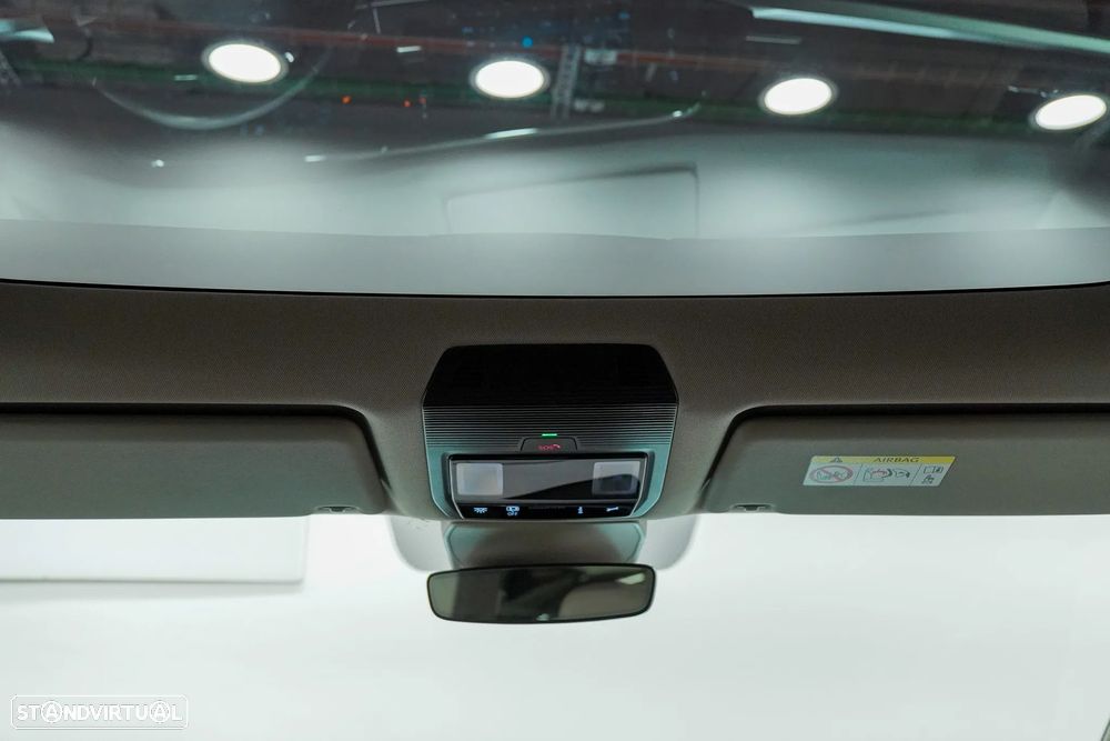 VW Multivan 2.0 TDI Style Longa DSG - 25