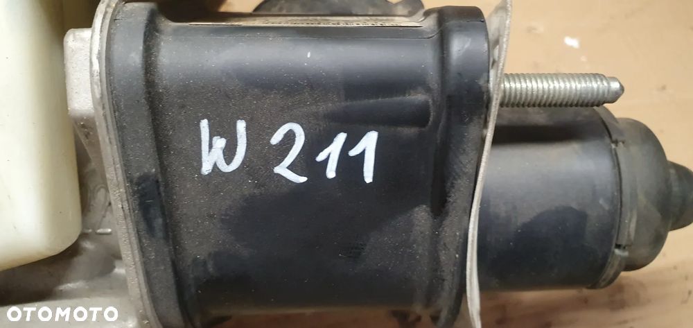 Serwo wspomaganie hamulca Mercedes W211 A0004300312 - 9