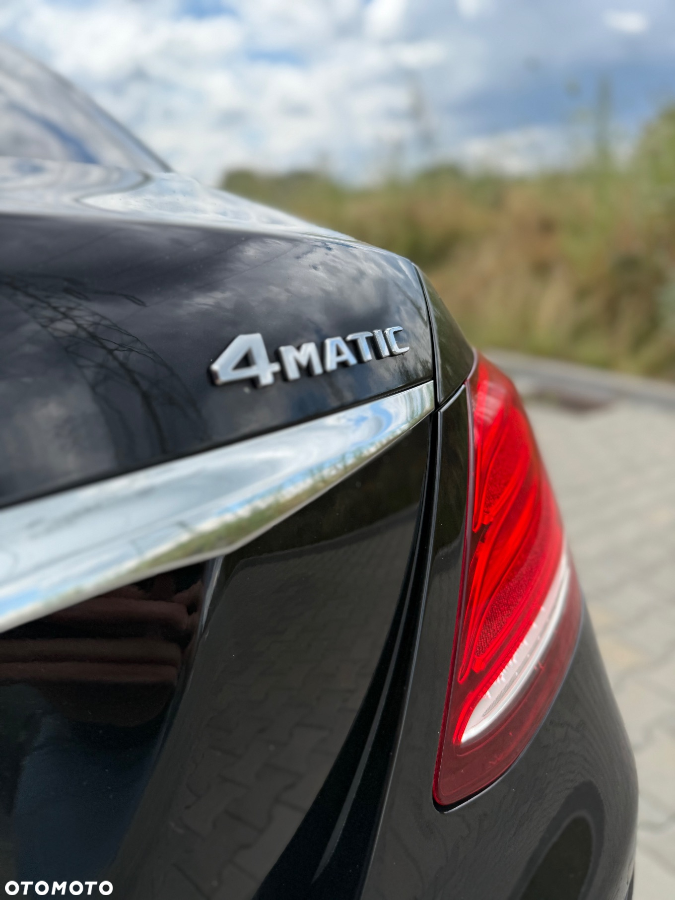 Mercedes-Benz Klasa E 220 d 4-Matic 9G-TRONIC - 22