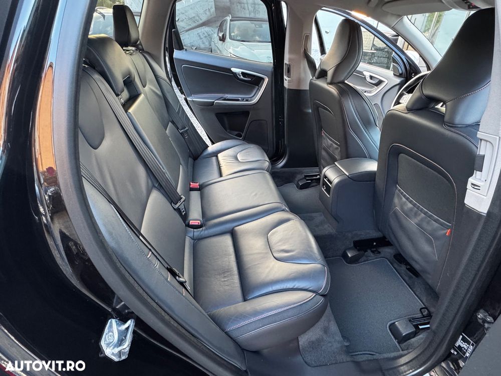 Volvo XC 60 D5 AWD Geartronic Linje Inscription - 31