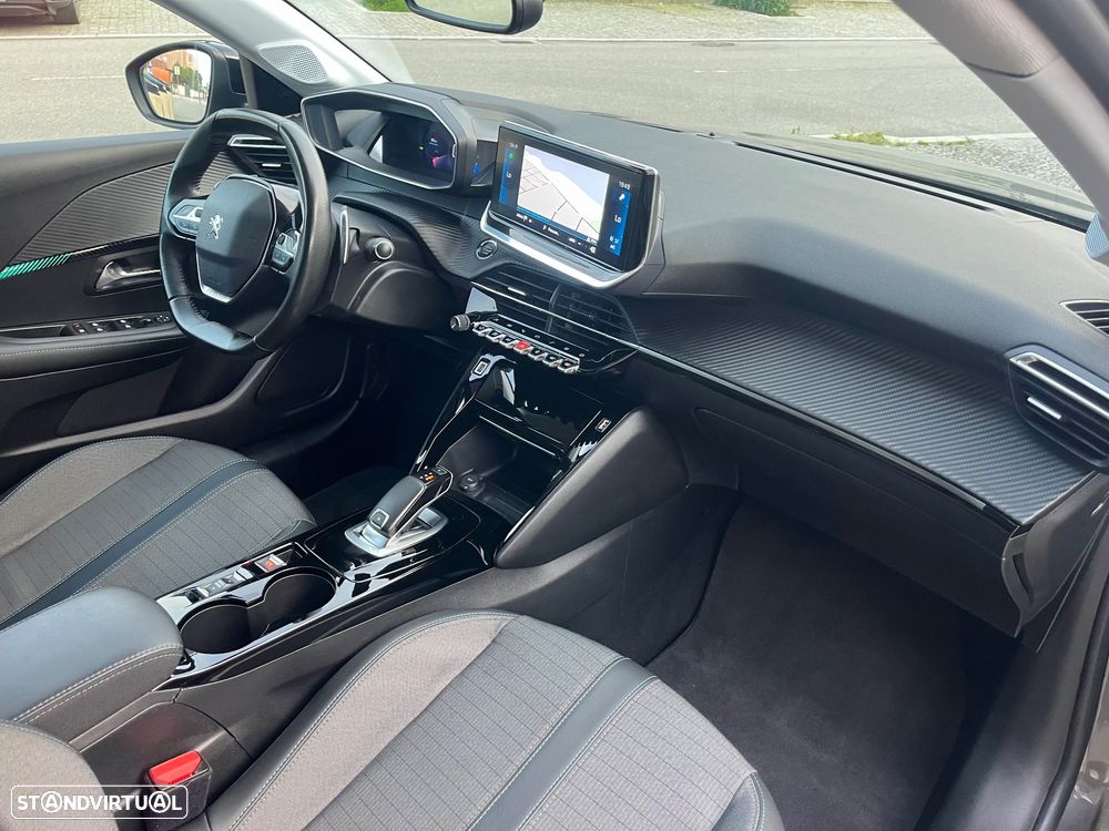 Peugeot 208 PureTech 100 EAT8 Allure Pack - 21