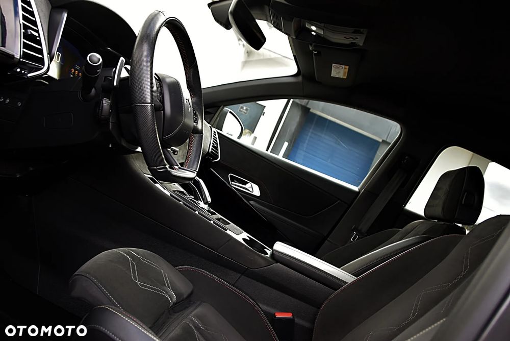 DS Automobiles DS 7 Crossback 1.6 PureTech Performance Line + - 16