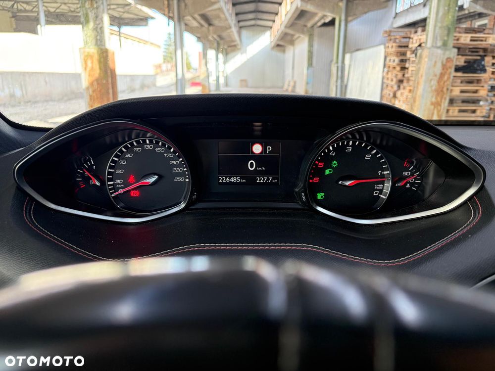 Peugeot 308 BlueHDi FAP 130 EAT8 Stop & Start GT Pack - 28