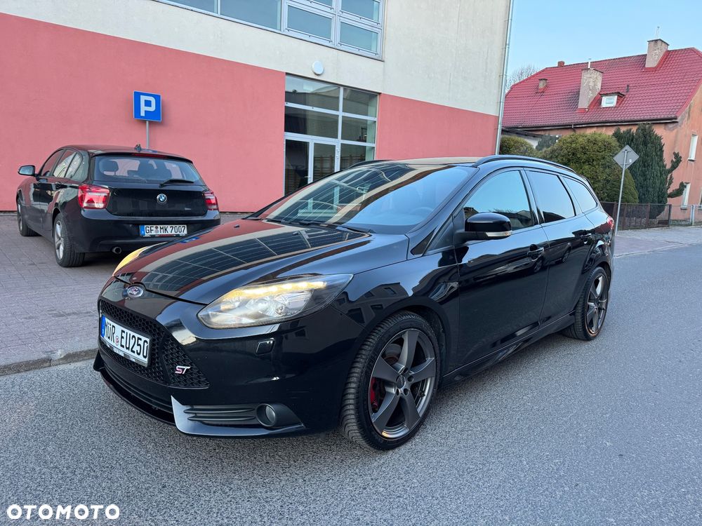 Ford Focus 2.0 EcoBoost ST mit Leder-Sport-Paket - 1
