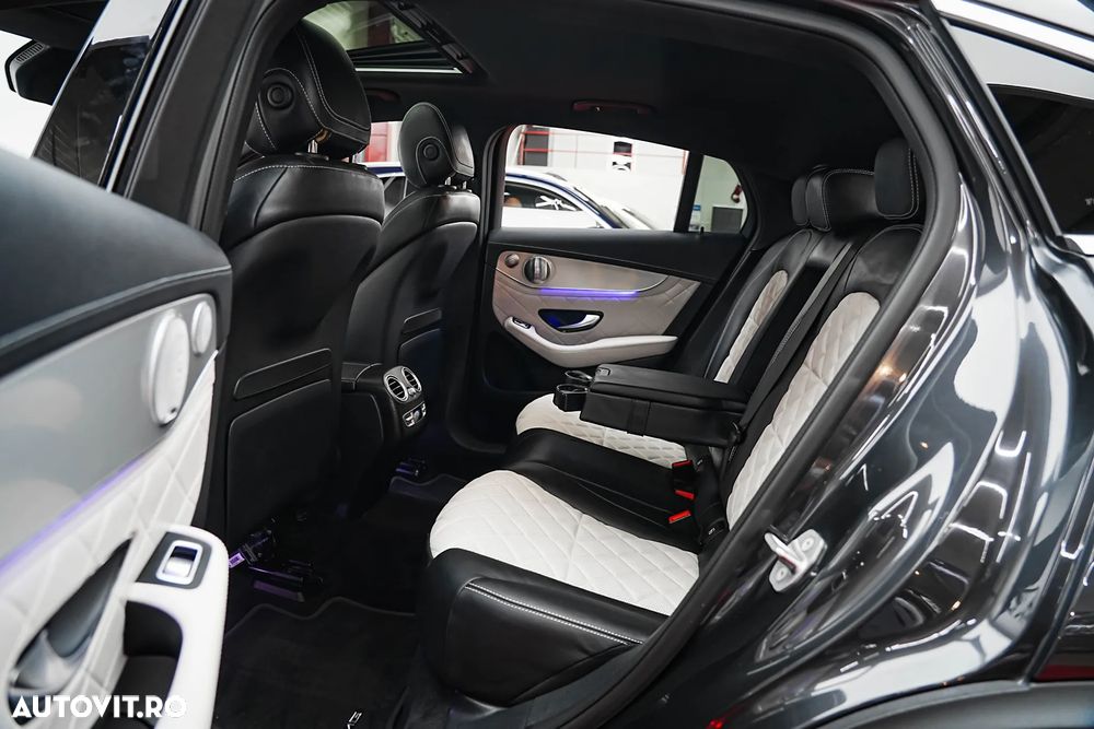 Mercedes-Benz GLC Coupe 300 4Matic 9G-TRONIC AMG Line Plus - 10