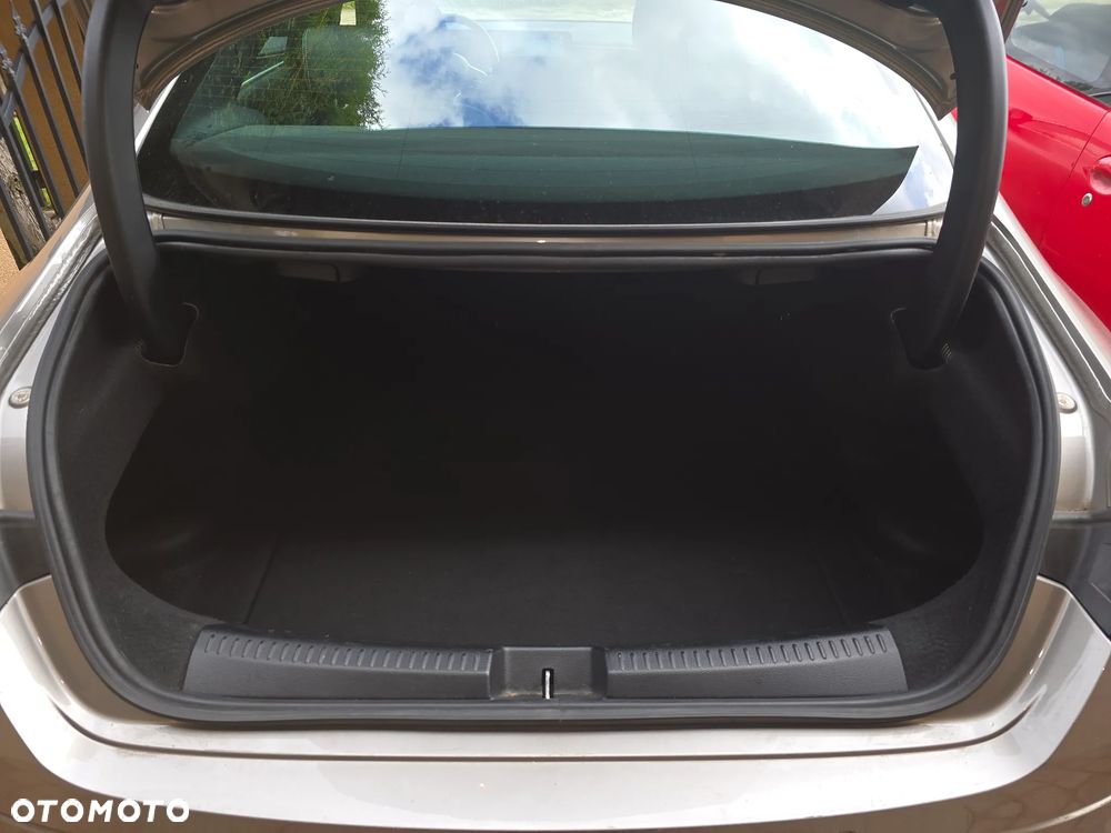 Mercedes-Benz CLA 200 7G-DCT - 10
