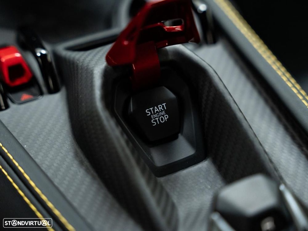 Lamborghini Revuelto - 22