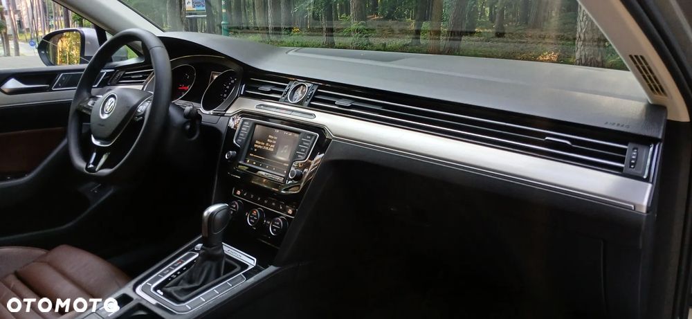 Volkswagen Passat - 13