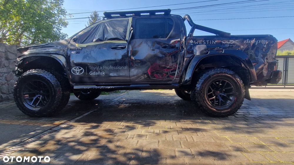 Toyota Hilux 2.8 D-4D Double Cab Invincible 4x4 - 6