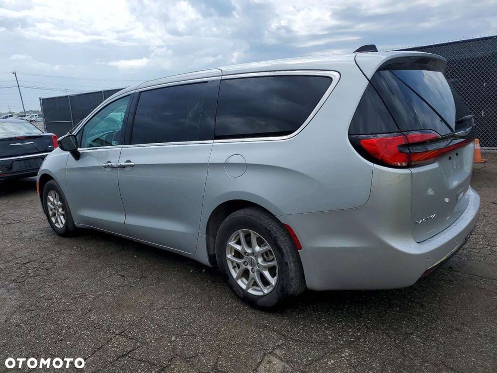 Chrysler Pacifica - 4