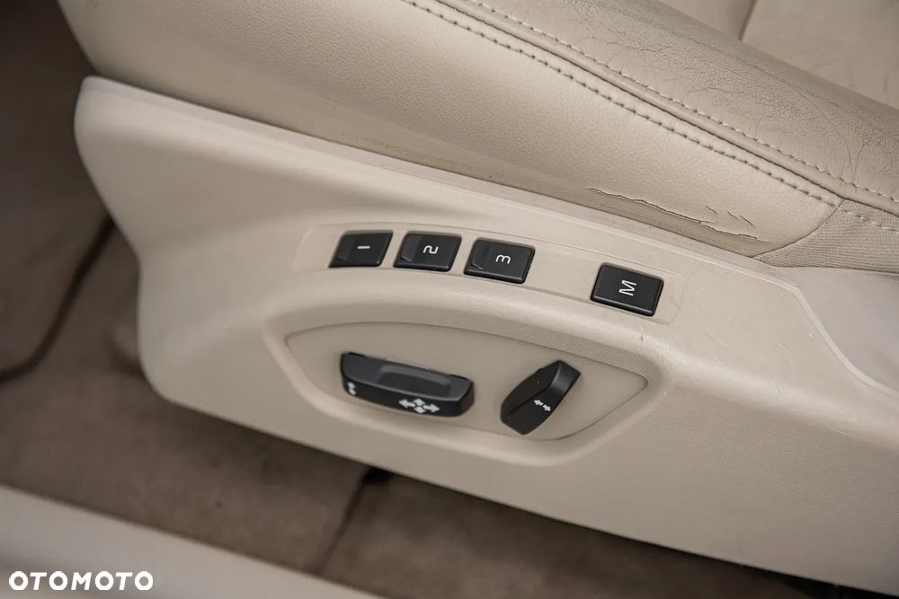 Volvo XC 60 D4 Geartronic Momentum - 19