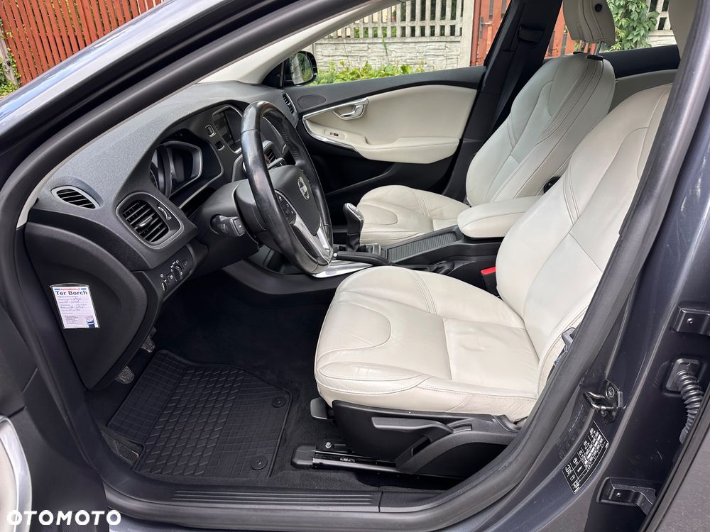 Volvo V40 D2 Summum - 15