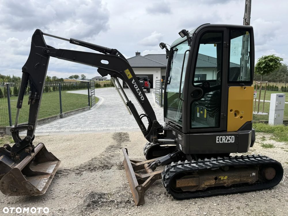 Volvo ECR25D - 13