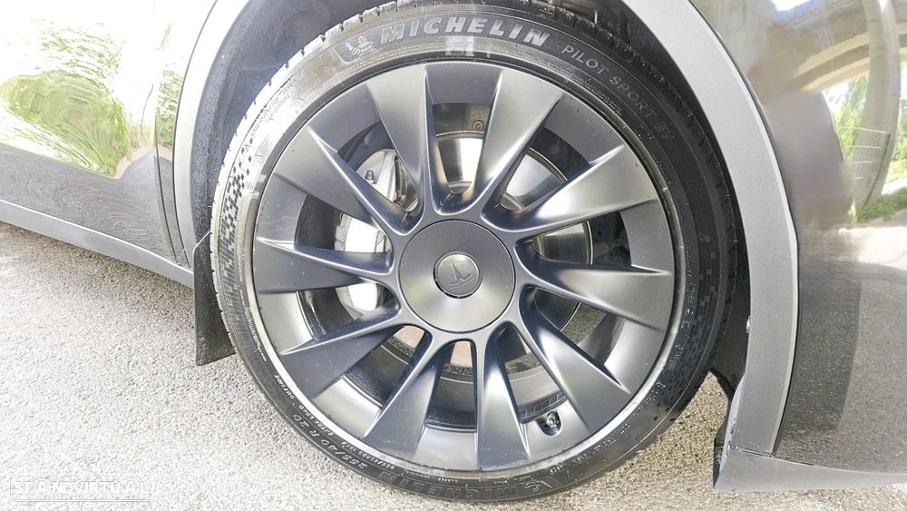 Tesla Model Y Long Range Dual Motor AWD - 41