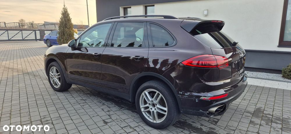 Porsche Cayenne Standard - 2