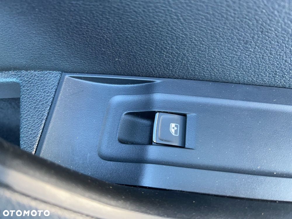 Skoda Superb 2.0 TDI SCR L&K DSG - 19