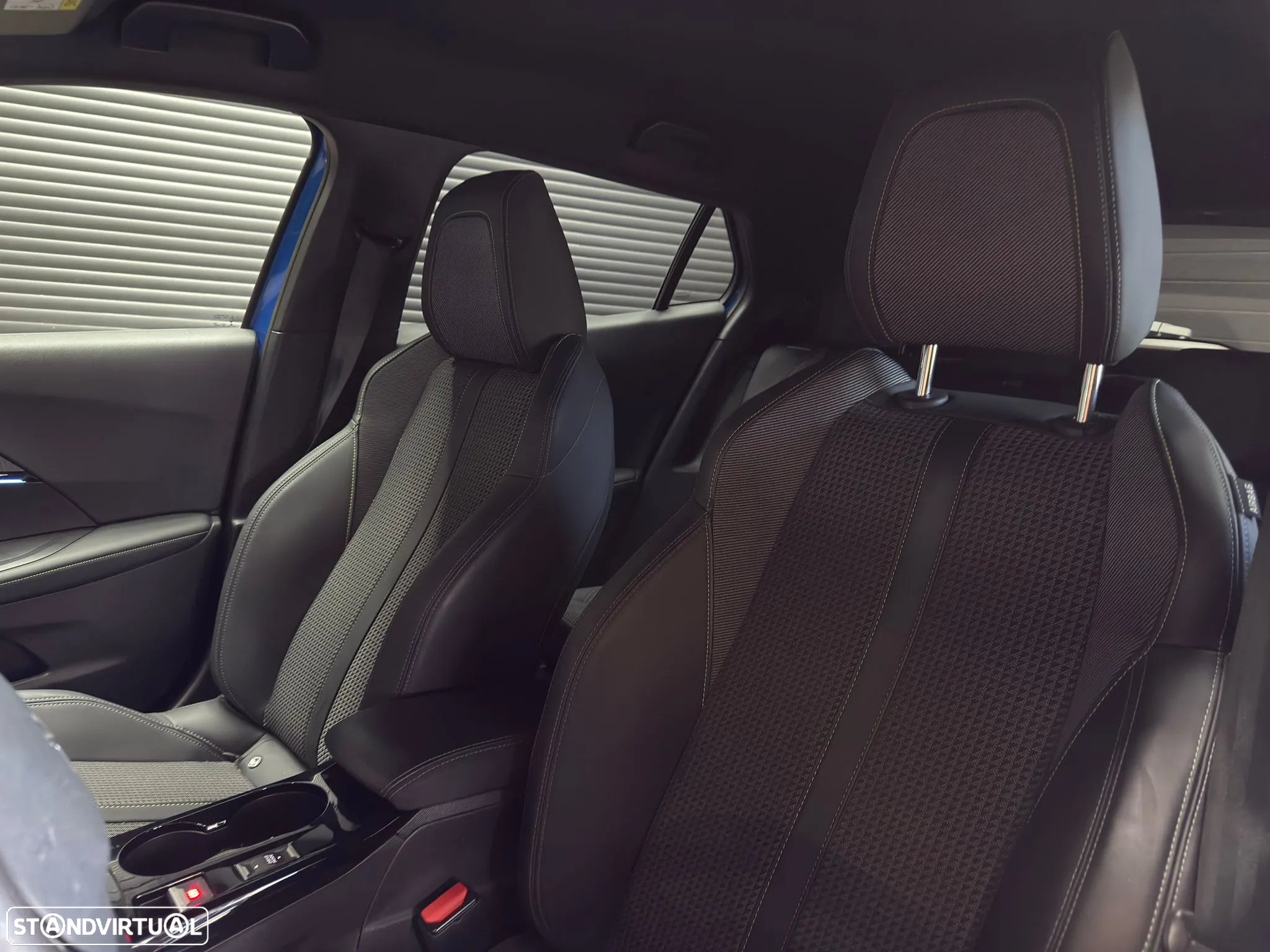 Peugeot e-2008 50 kWh GT Line - 24
