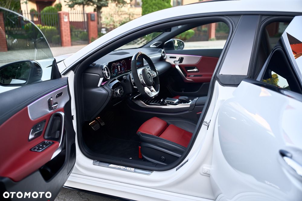 Mercedes-Benz CLA - 5