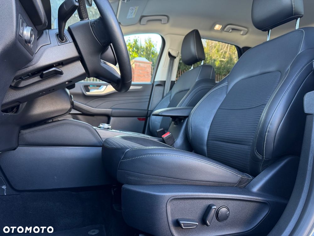 Ford Kuga 2.0 EcoBlue 4x4 TITANIUM X - 31
