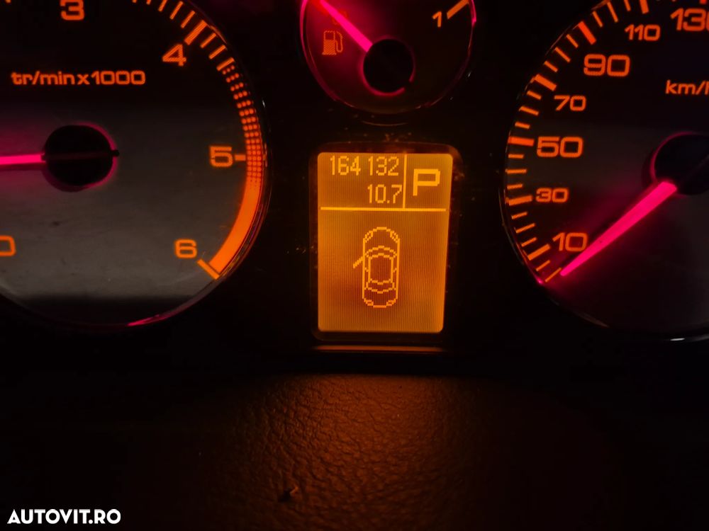 Peugeot 407 SW 2.0HDi ST Sport FAP Aut - 32