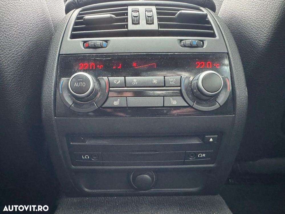 BMW Seria 5 525d xDrive AT - 16