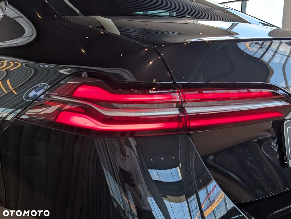 BMW Seria 5 520d mHEV - 10