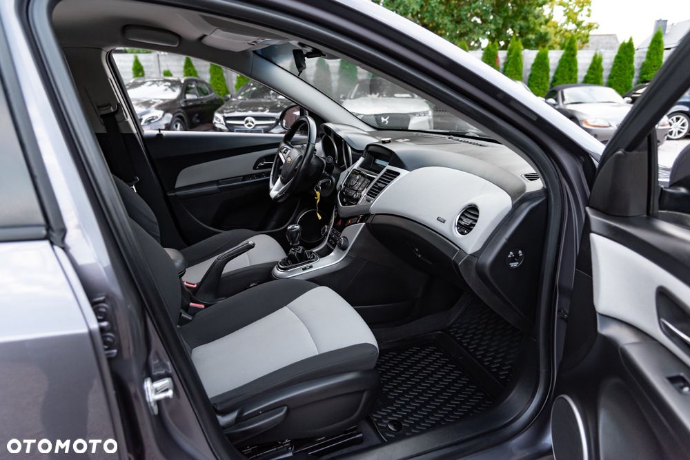 Chevrolet Cruze 1.8 LS - 24