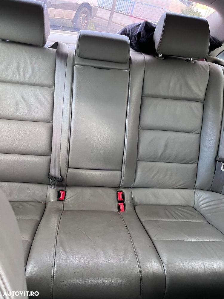 Audi A6 Avant 3.0 TDI DPF quattro tiptronic - 4