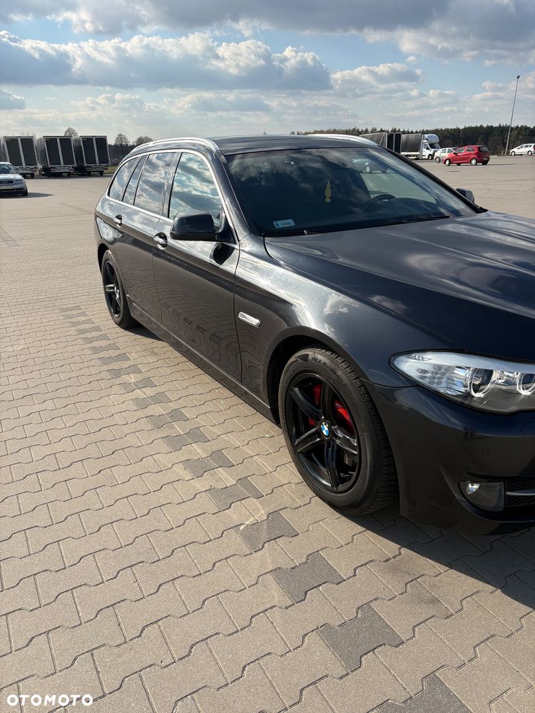 BMW Seria 5 525d xDrive - 3