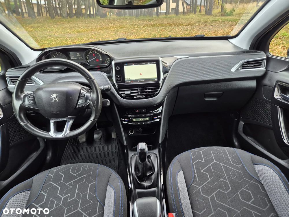 Peugeot 2008 PureTech 82 Signature - 10