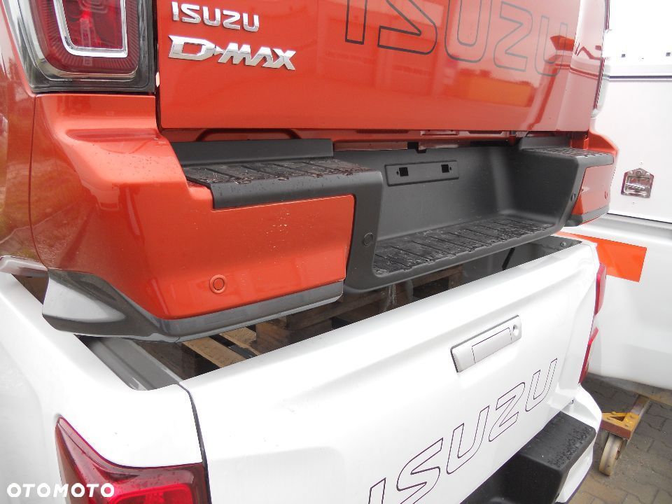 STOPIEŃ ZDERZAKA tylnego ISUZU D-max III 2020- - 2