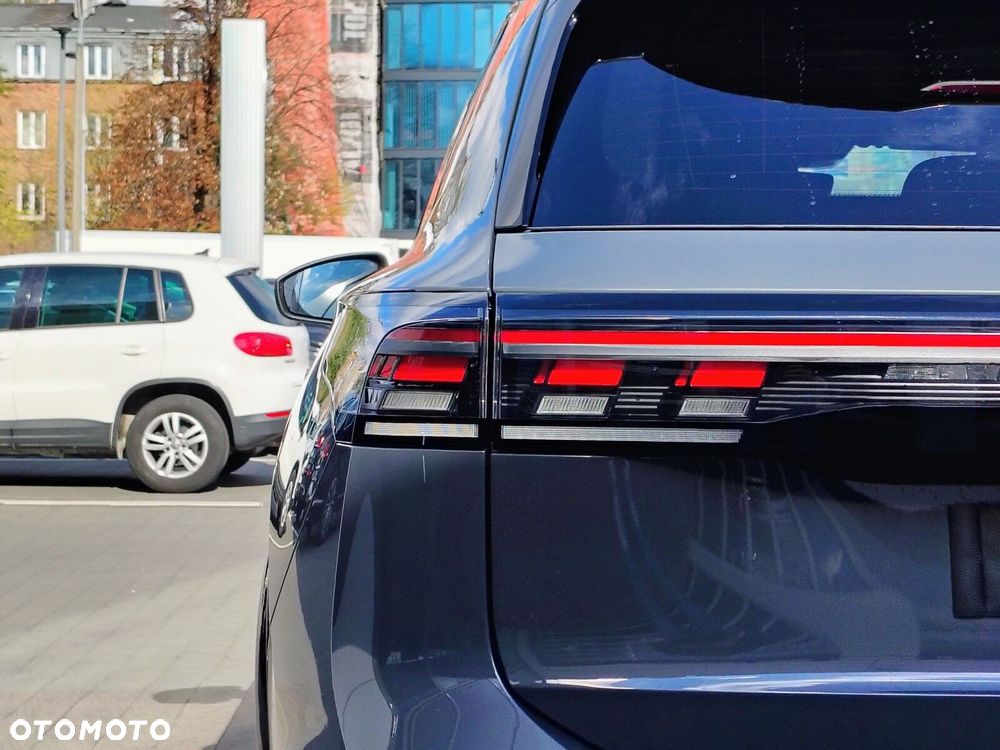 Volkswagen Tiguan - 12