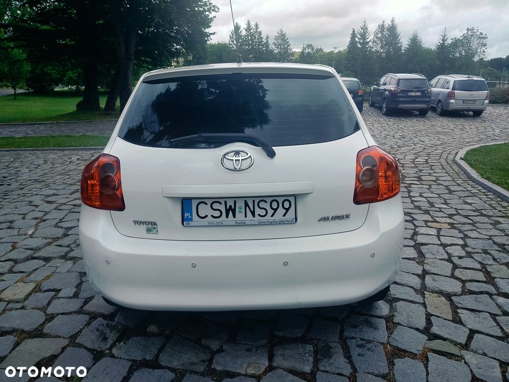 Toyota Auris 1.4 D-4D Luna - 11
