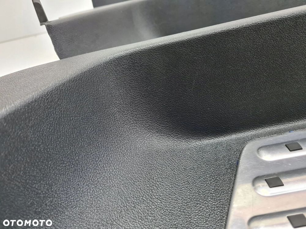 VW T5 T6 MULTIVAN stopień nakładka osłona drzwi przesuwnych lewych CHROM - 4