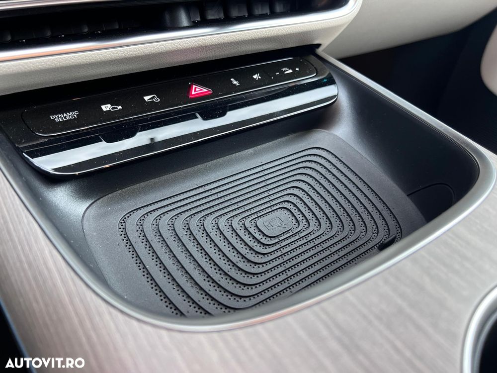 Mercedes-Benz CLA - 13